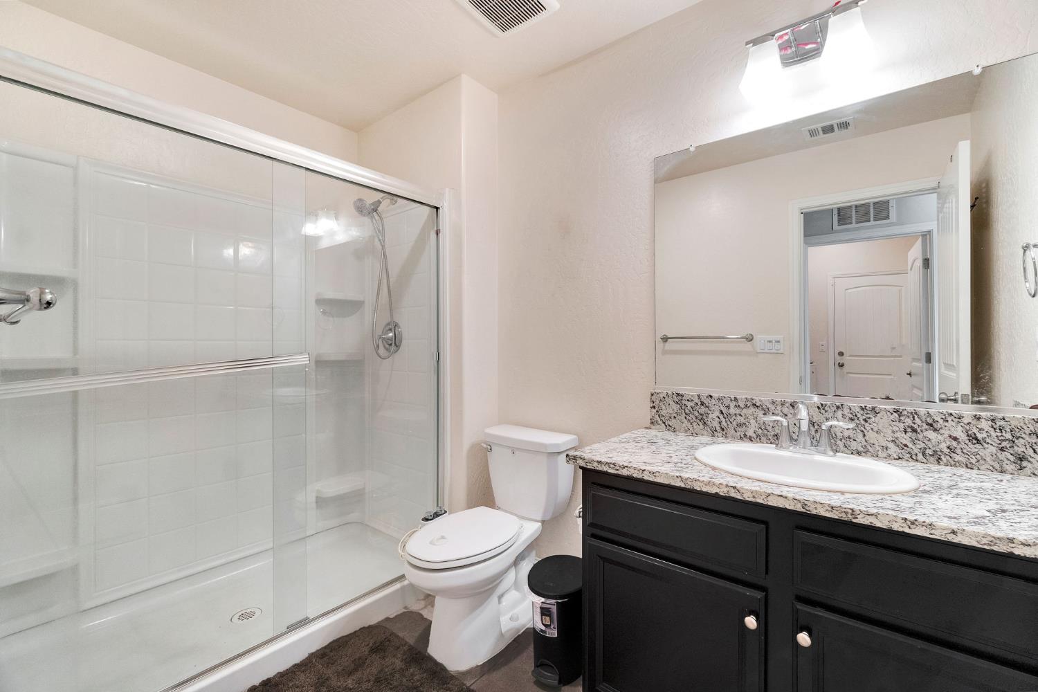 5952 E Truman Ave, Fresno, CA 93727