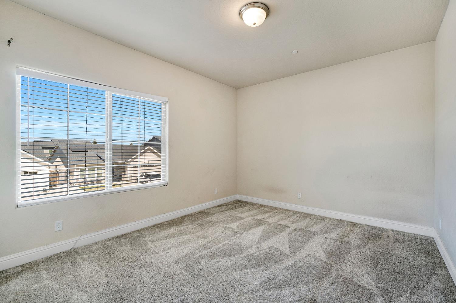 5952 E Truman Ave, Fresno, CA 93727