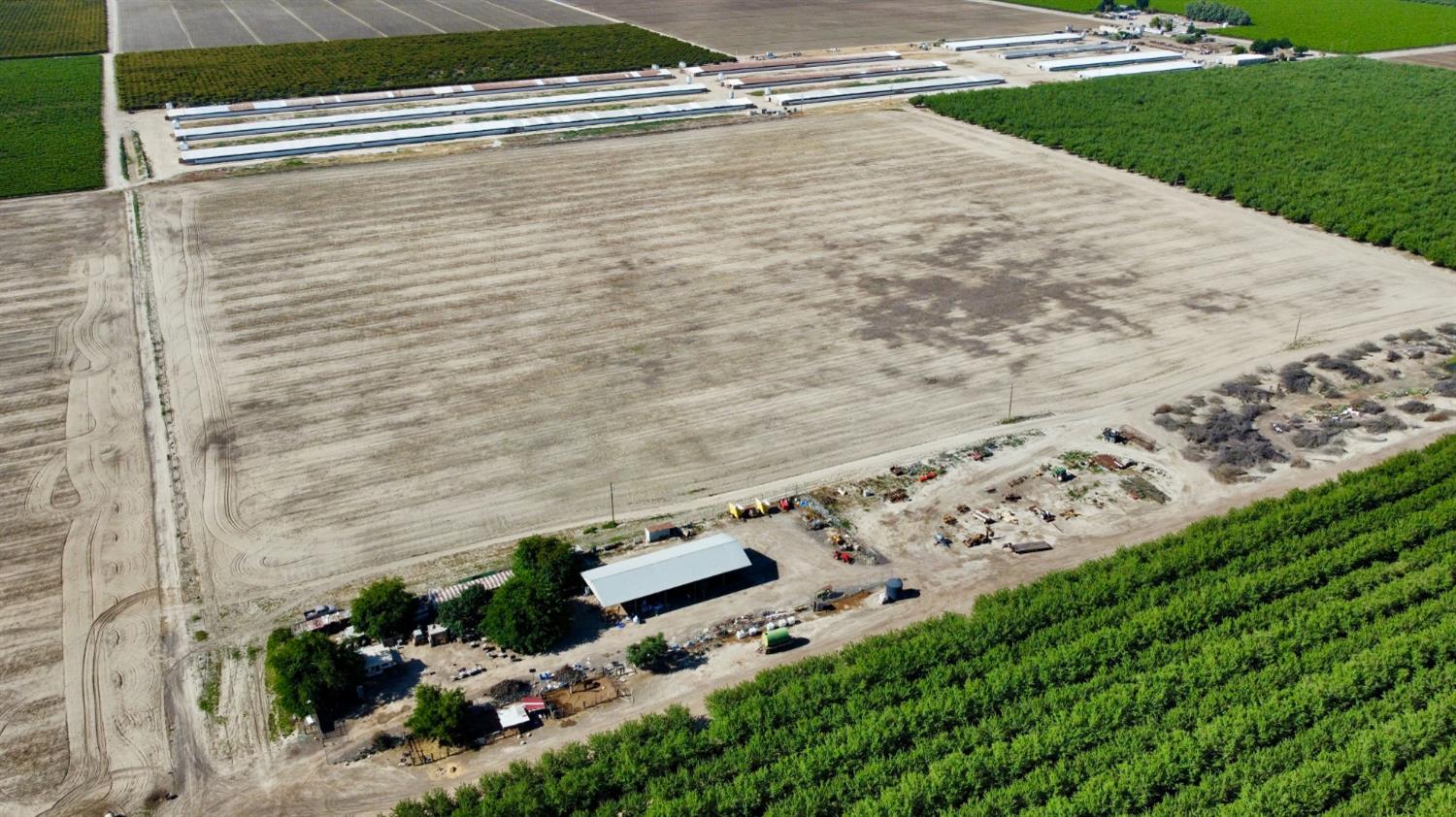 9495 W Kamm Ave, Caruthers, CA 93609