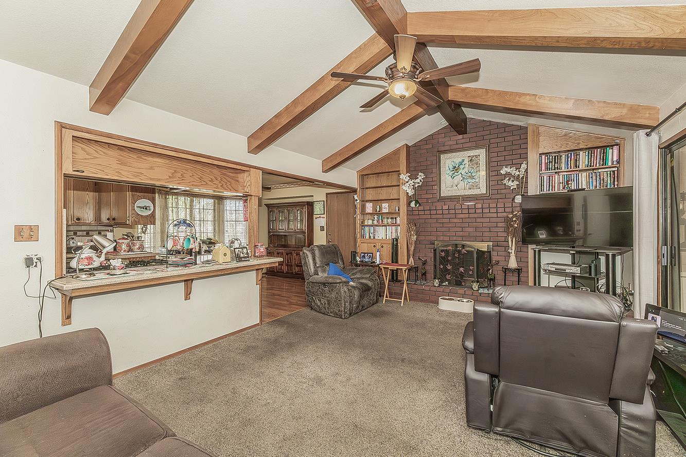 2892 Aspen St, Hanford, CA 93230