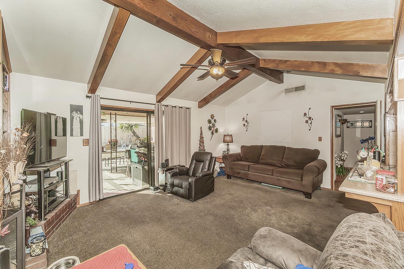 2892 Aspen St, Hanford, CA 93230