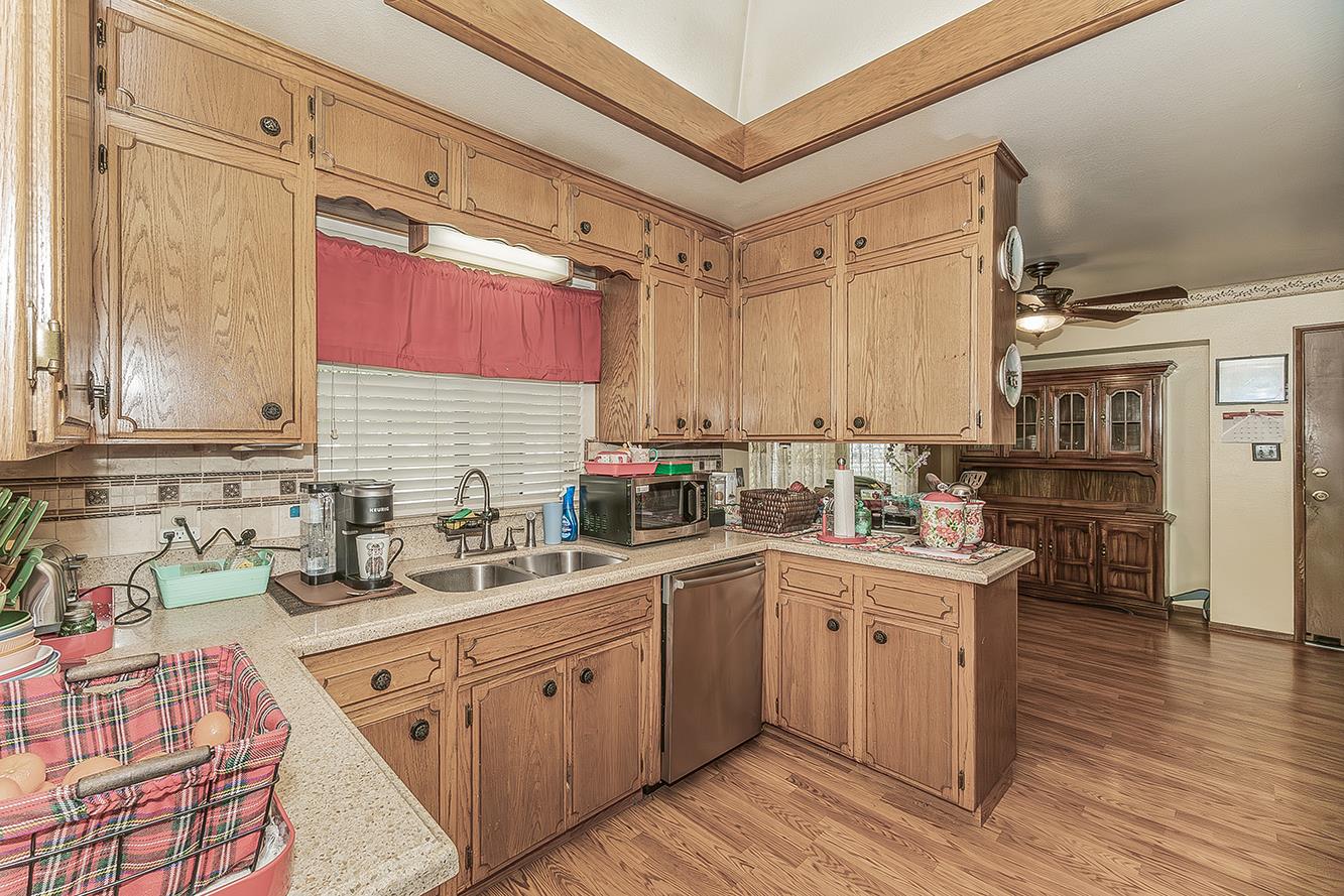 2892 Aspen St, Hanford, CA 93230