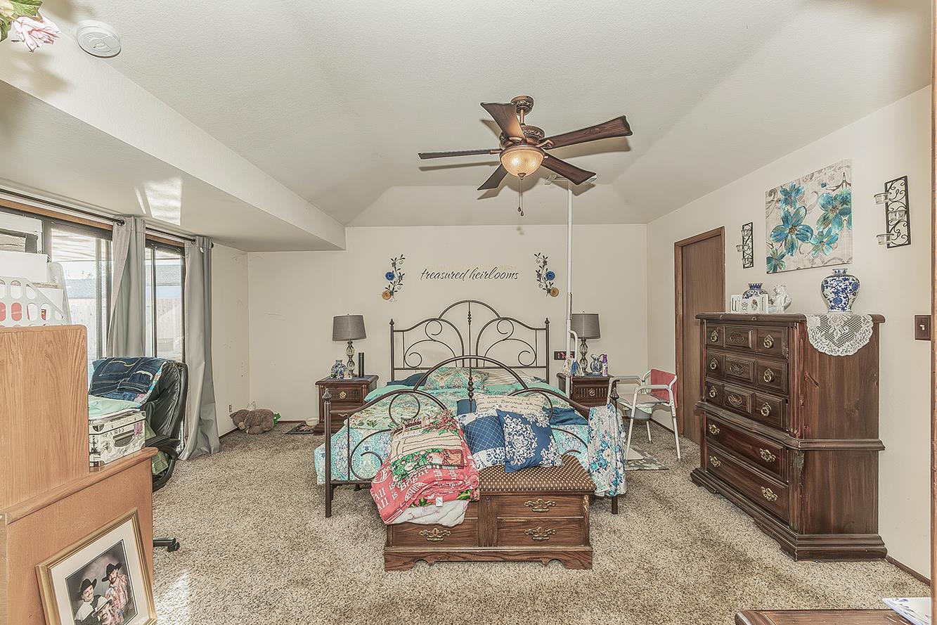 2892 Aspen St, Hanford, CA 93230