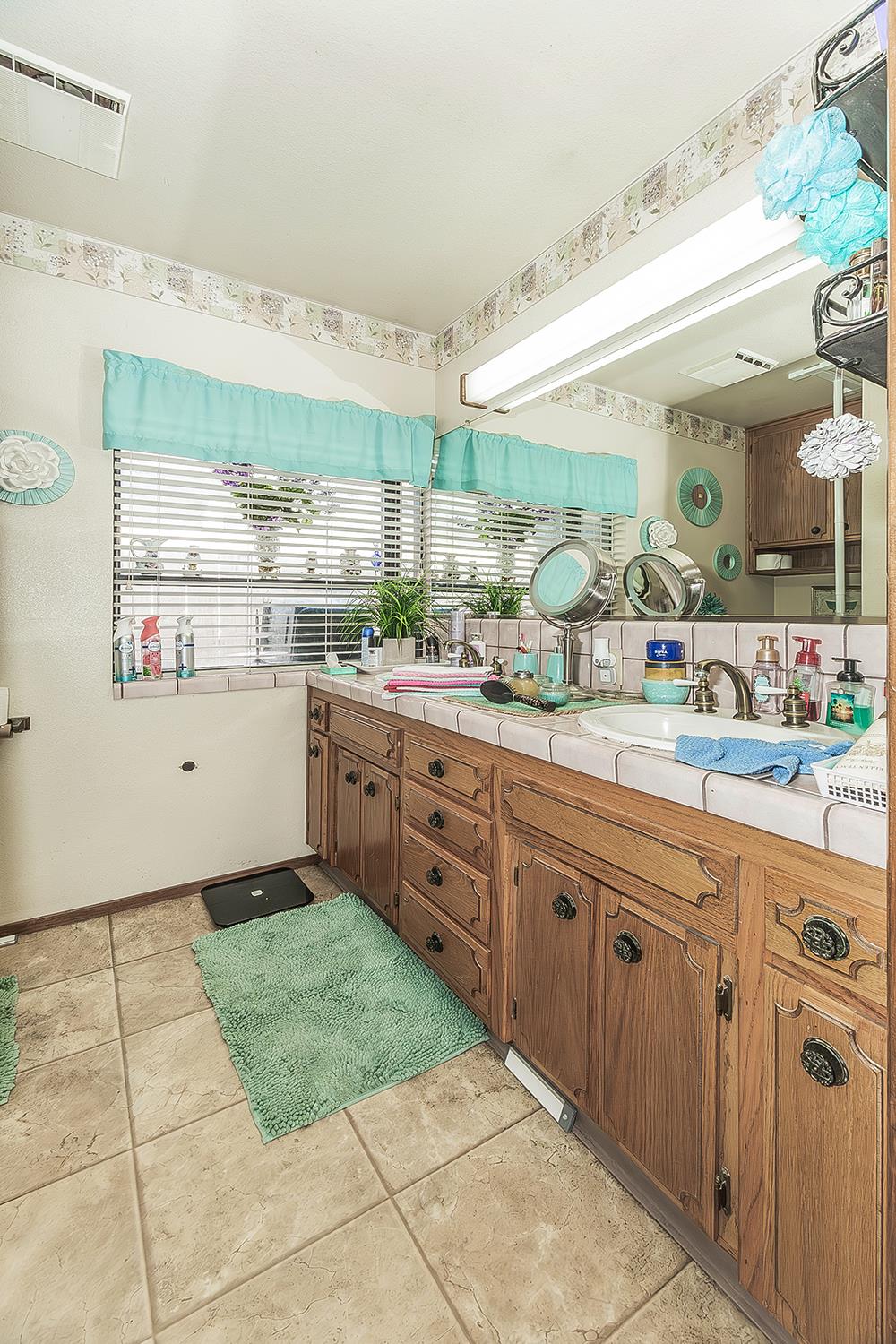 2892 Aspen St, Hanford, CA 93230