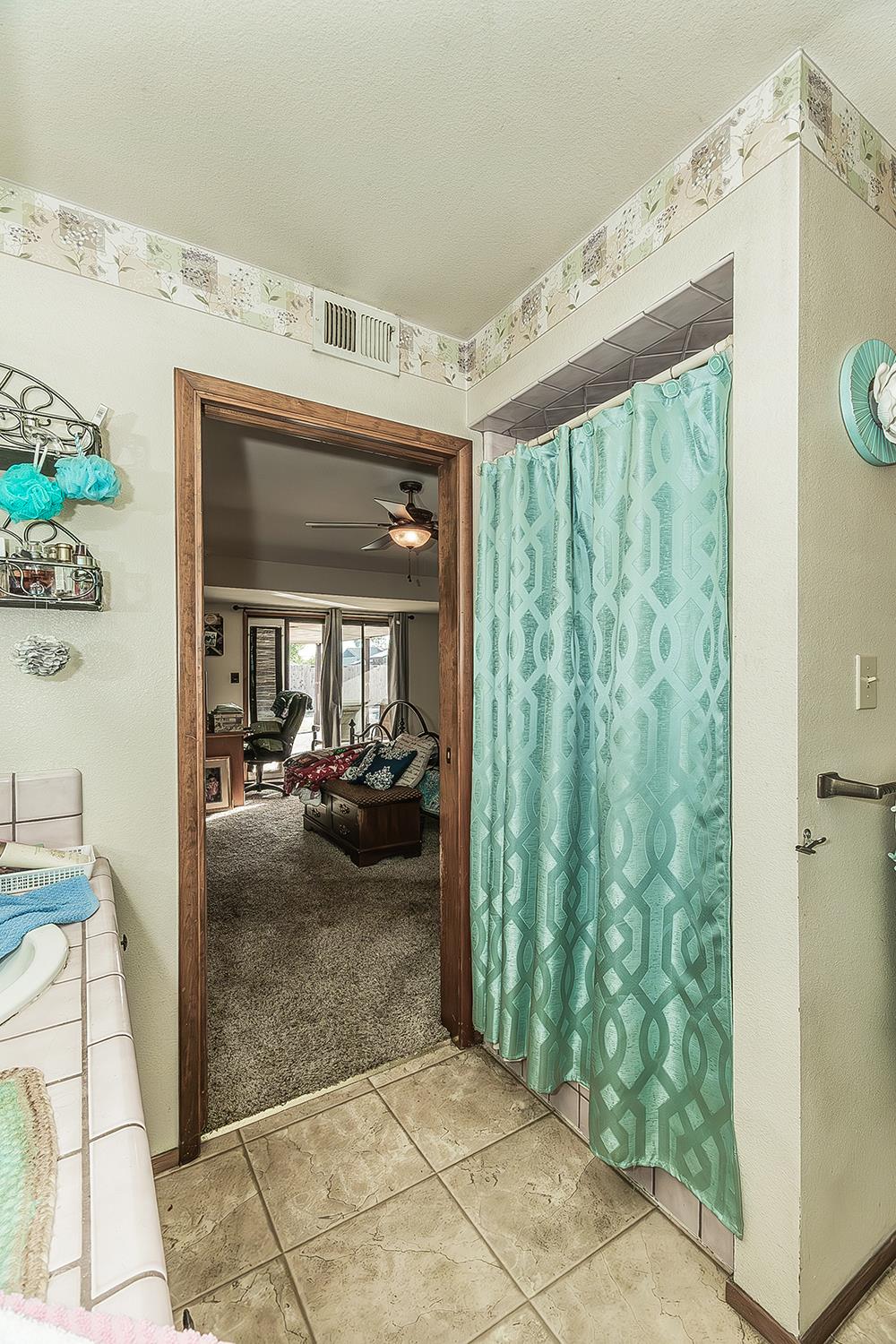 2892 Aspen St, Hanford, CA 93230