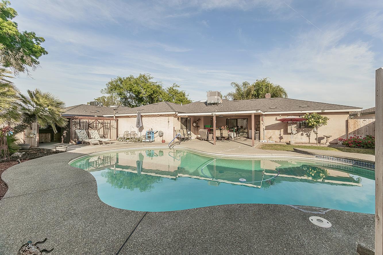 2892 Aspen St, Hanford, CA 93230