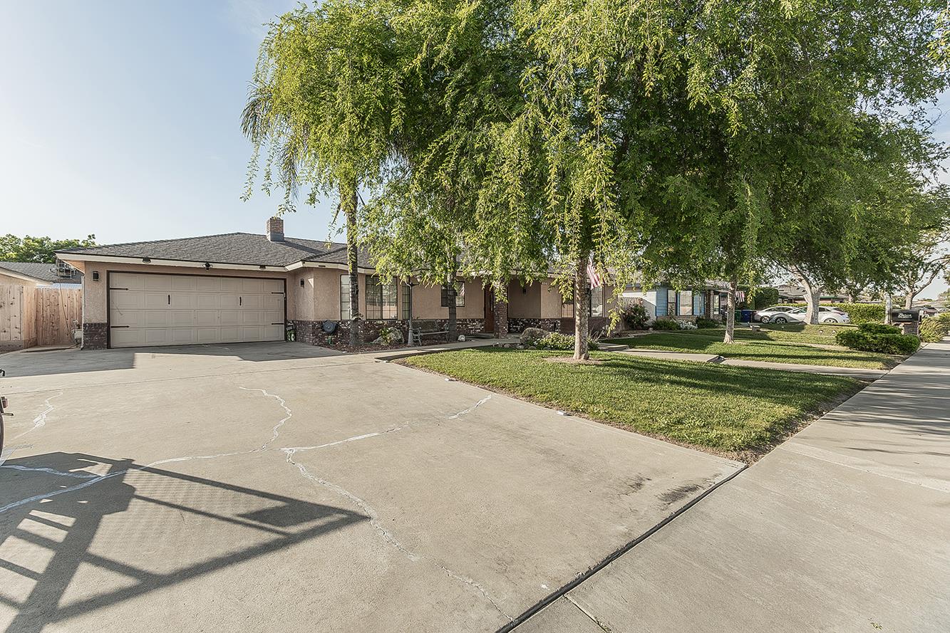 2892 Aspen St, Hanford, CA 93230
