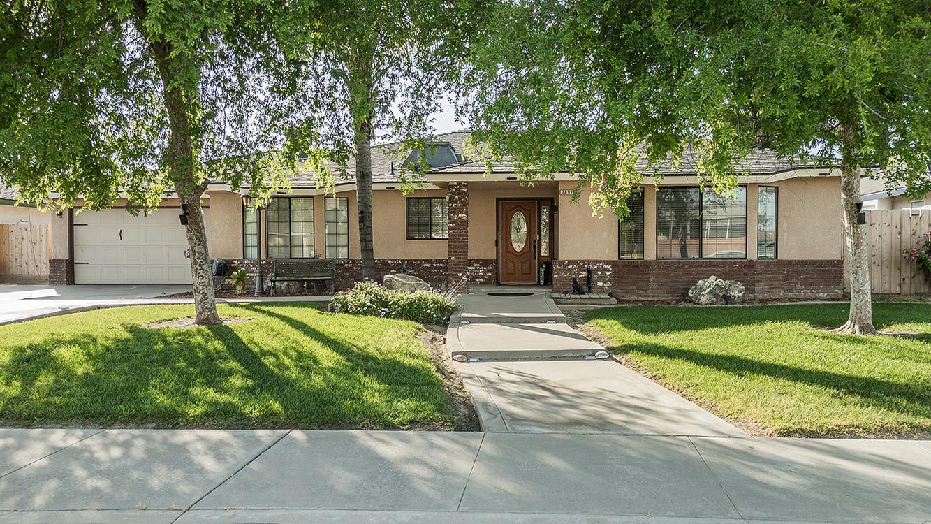 2892 Aspen St, Hanford, CA 93230