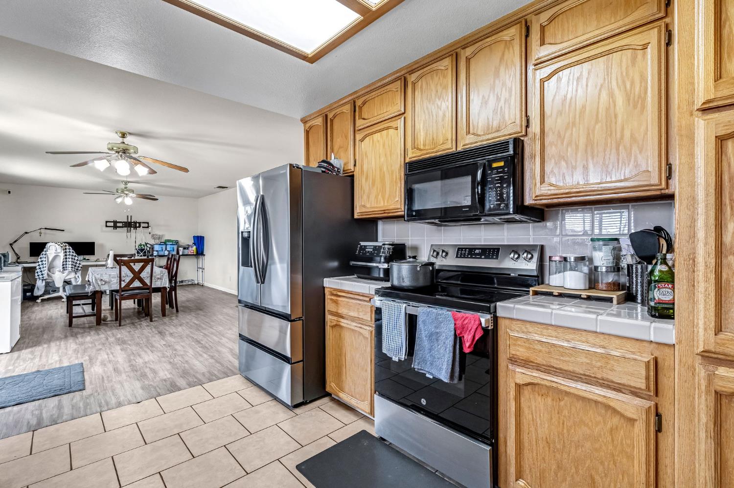 94 N Locan Ave, Fresno, CA 93737