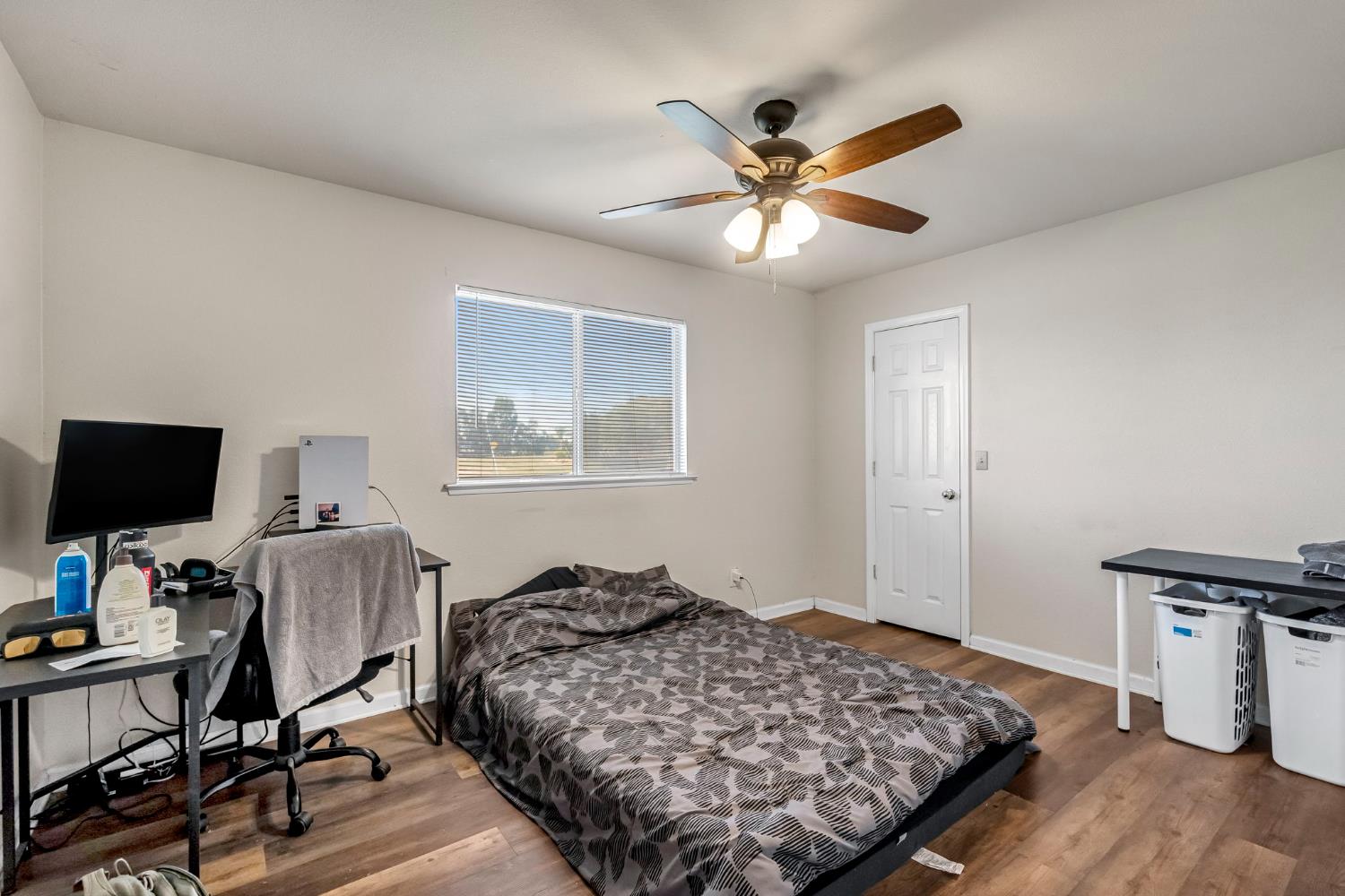 94 N Locan Ave, Fresno, CA 93737