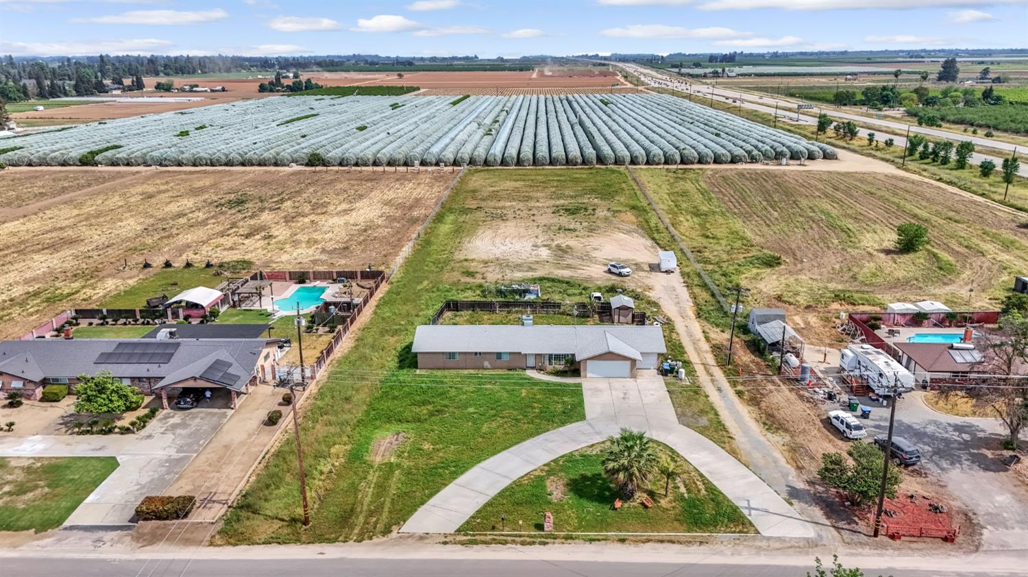 94 N Locan Ave, Fresno, CA 93737