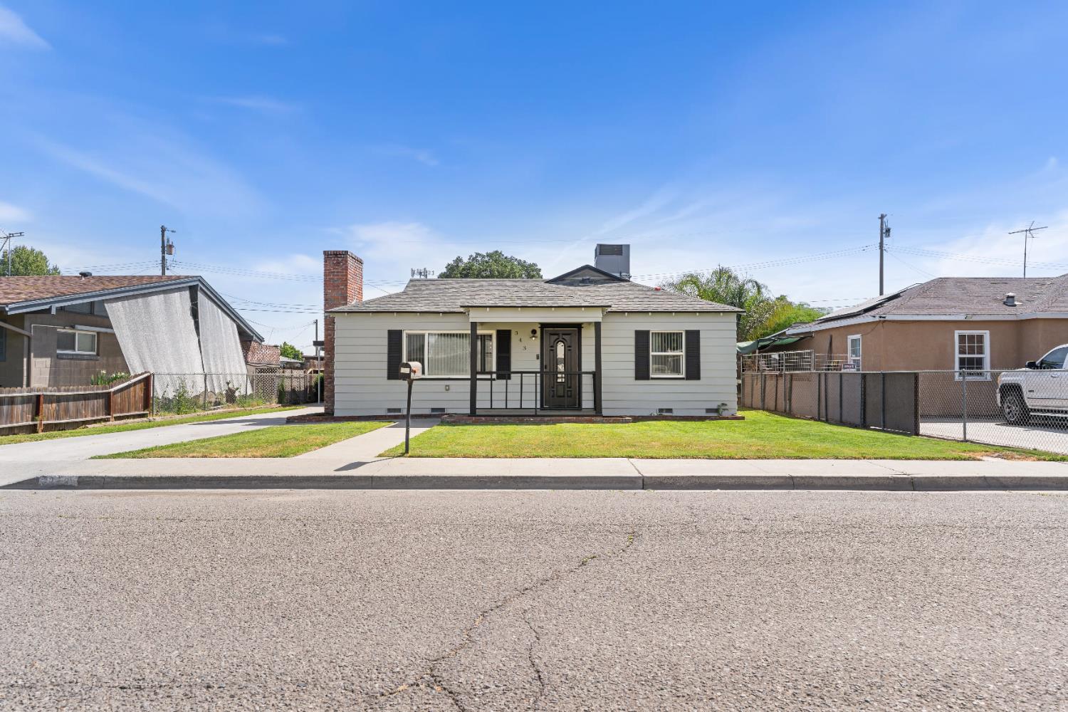 343 Walnut St, Lemoore, CA 93245