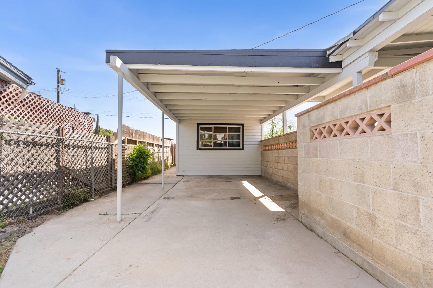 343 Walnut St, Lemoore, CA 93245