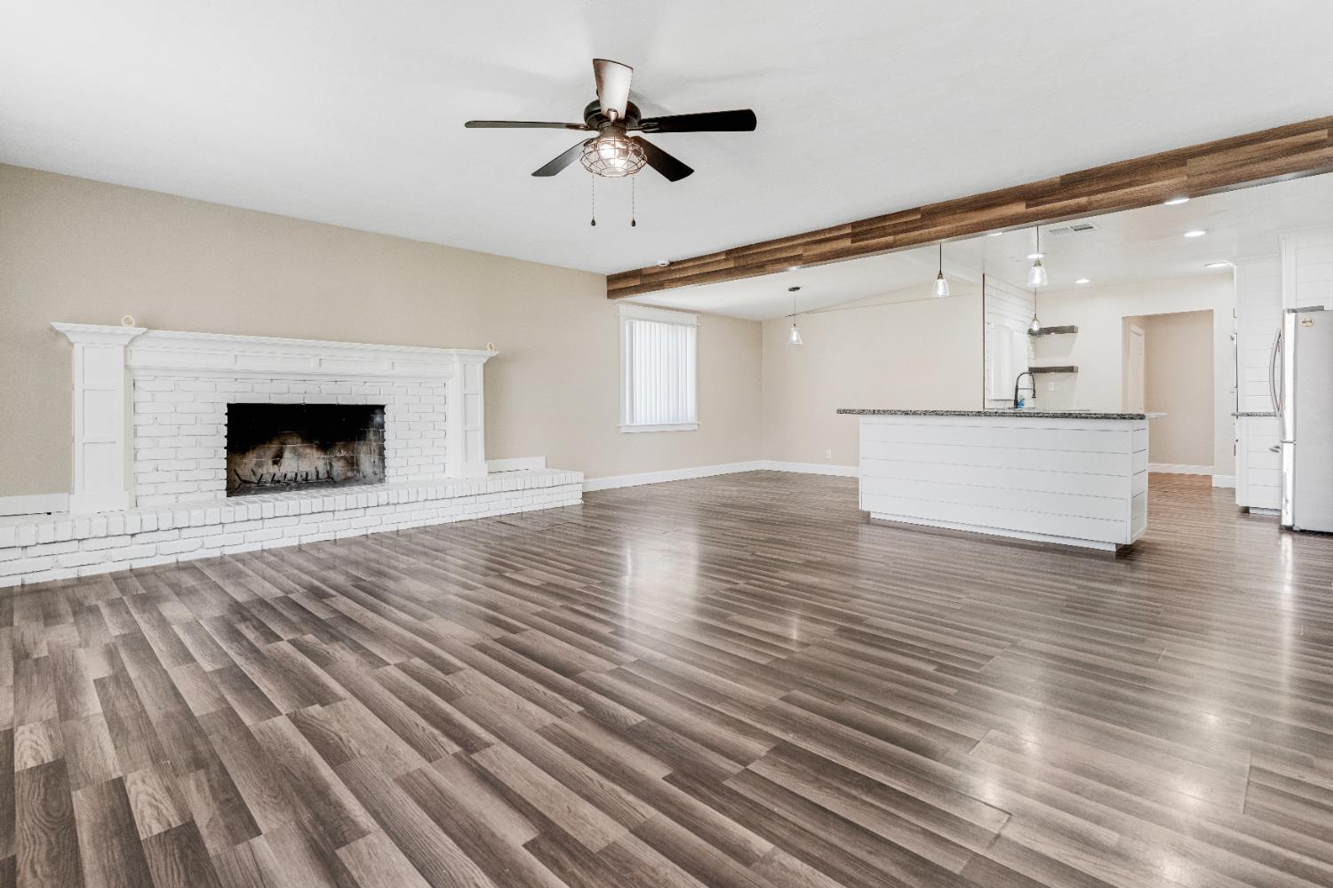 343 Walnut St, Lemoore, CA 93245