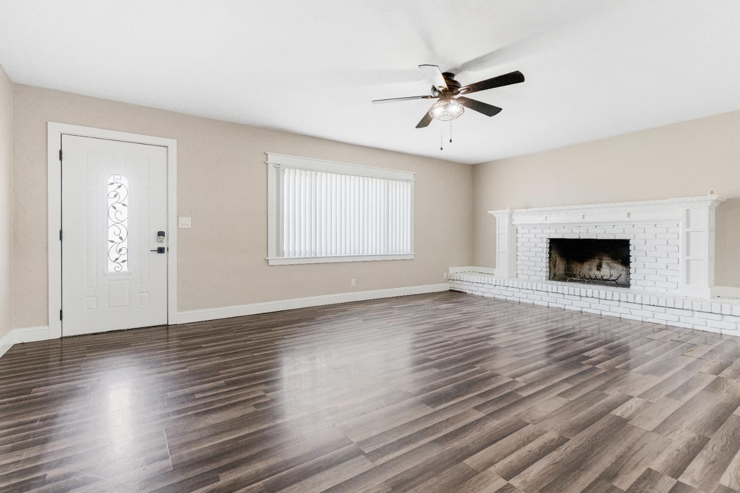 343 Walnut St, Lemoore, CA 93245