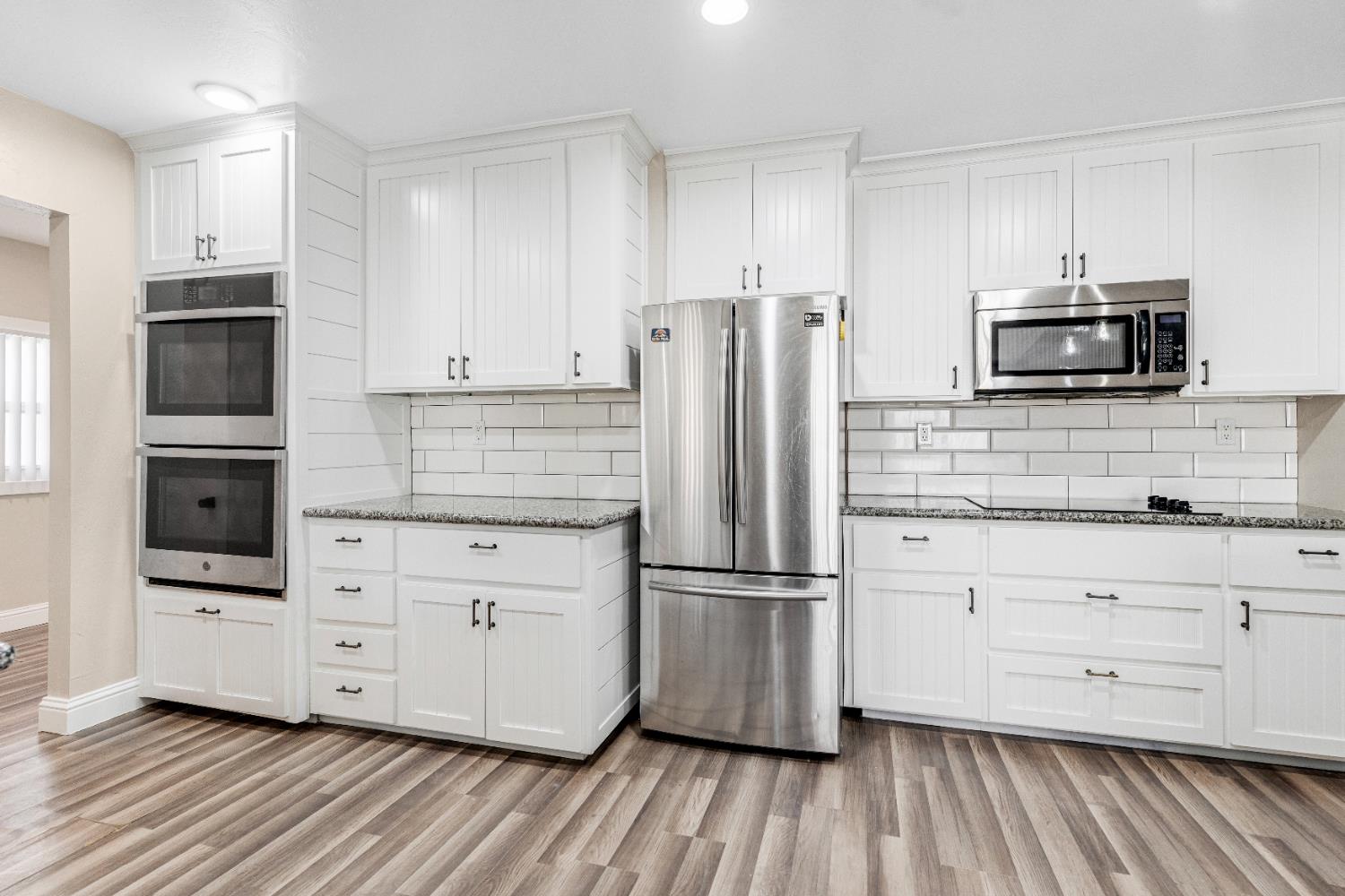 343 Walnut St, Lemoore, CA 93245