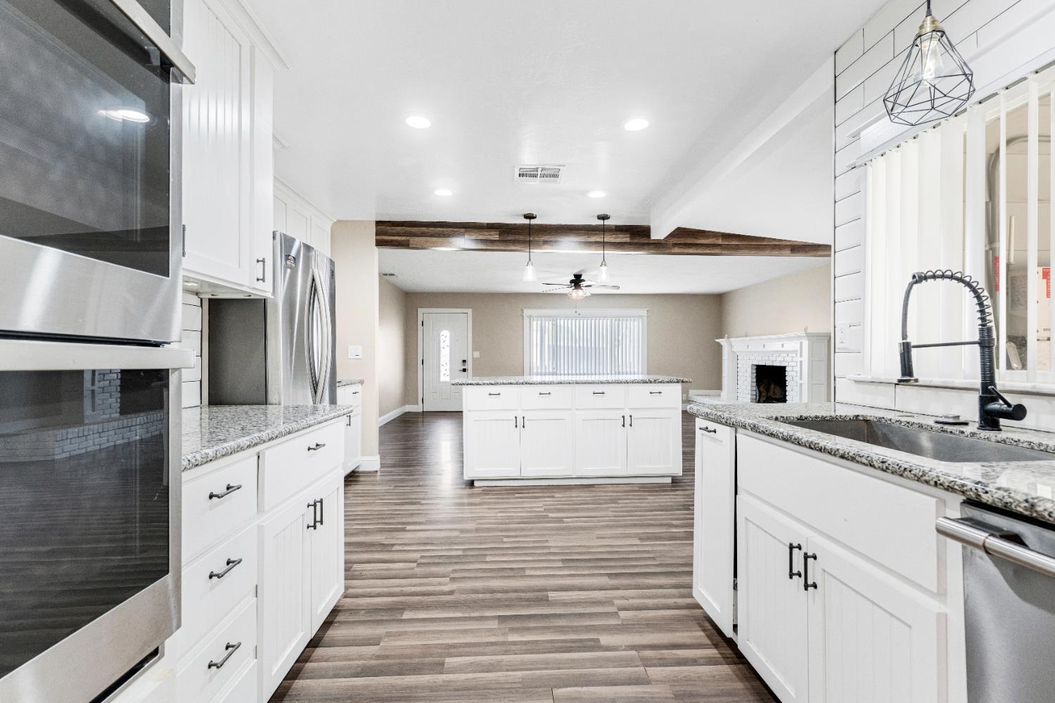 343 Walnut St, Lemoore, CA 93245