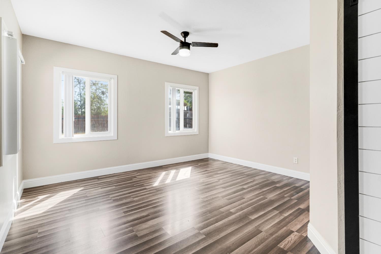 343 Walnut St, Lemoore, CA 93245