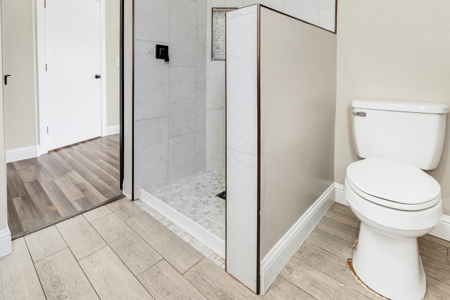 343 Walnut St, Lemoore, CA 93245