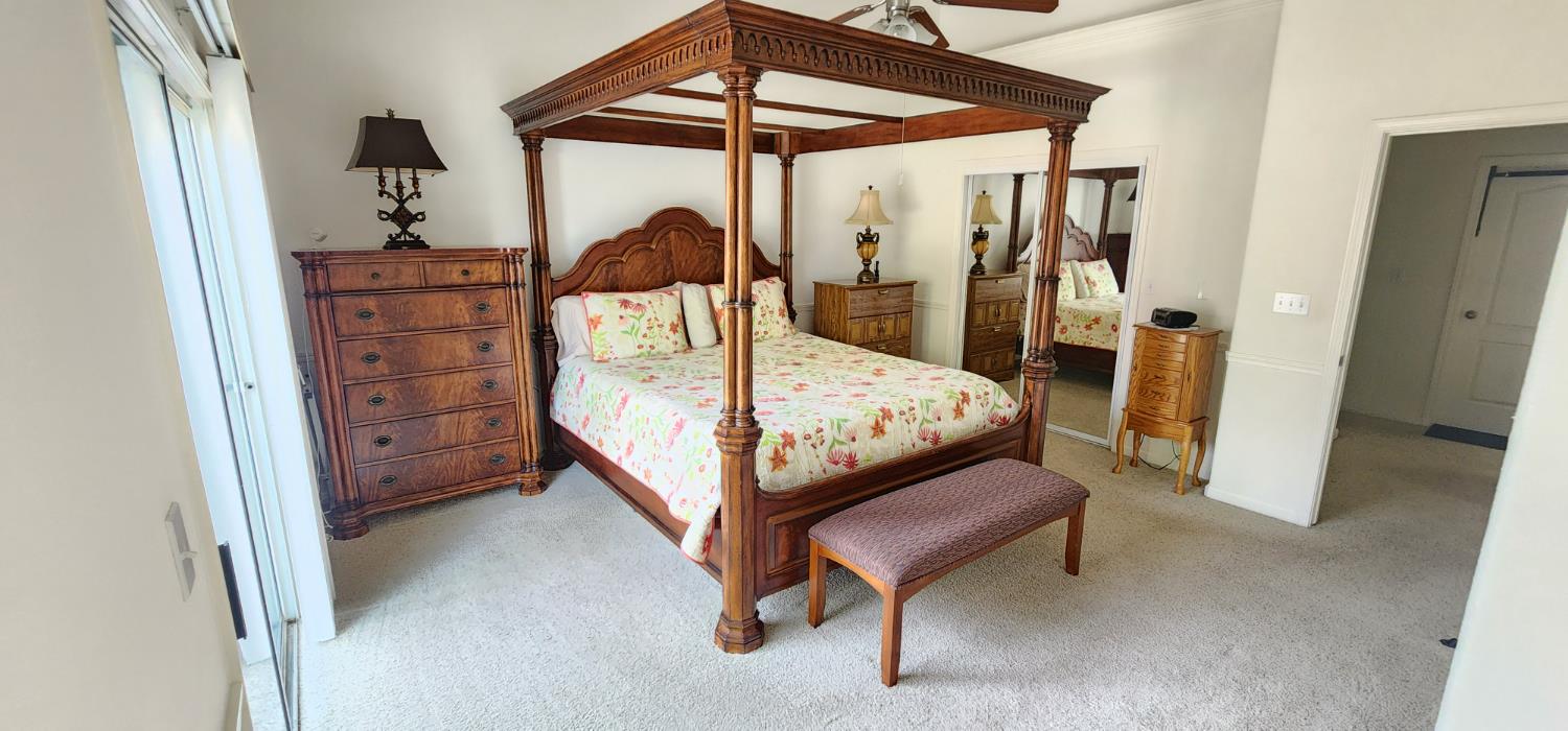 6654 E LIBERTY Ave E, Fresno, CA 93727