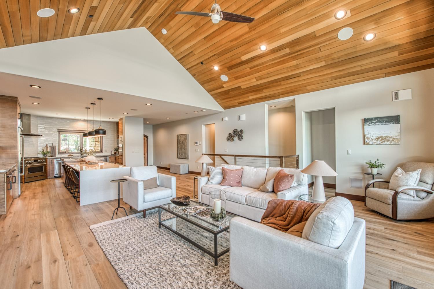 44687 Lakeview, Shaver Lake, CA 93664