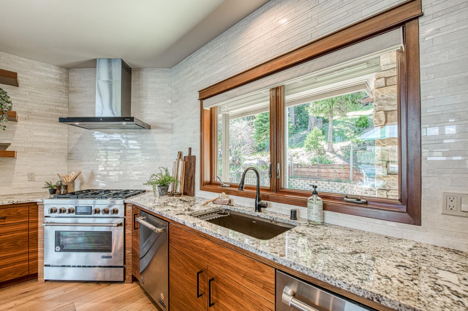 44687 Lakeview, Shaver Lake, CA 93664