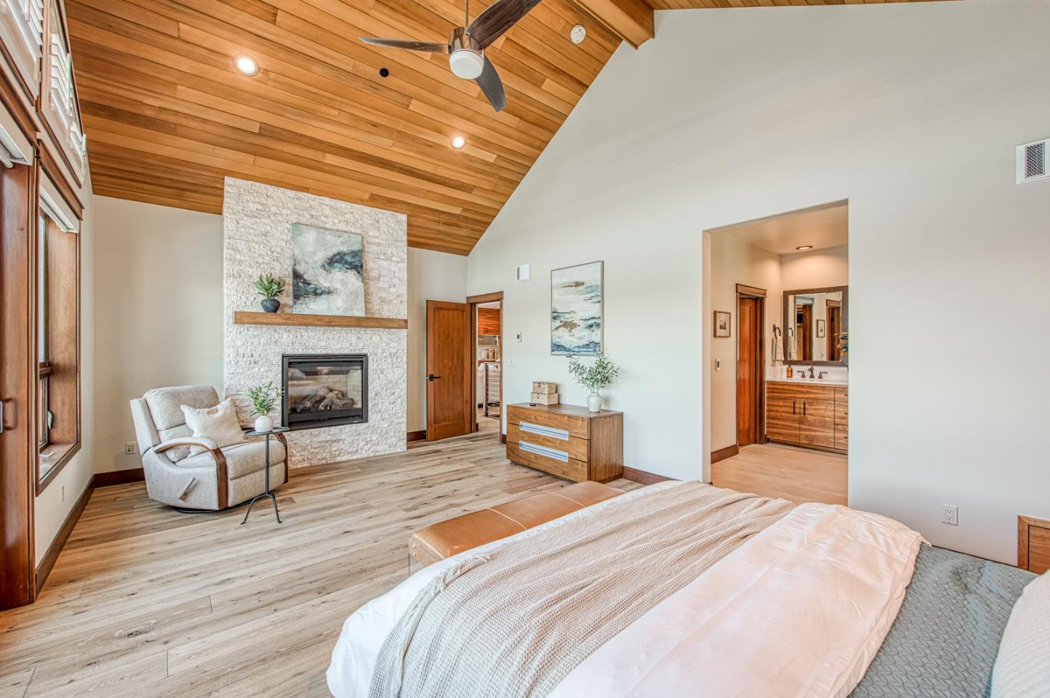 44687 Lakeview, Shaver Lake, CA 93664