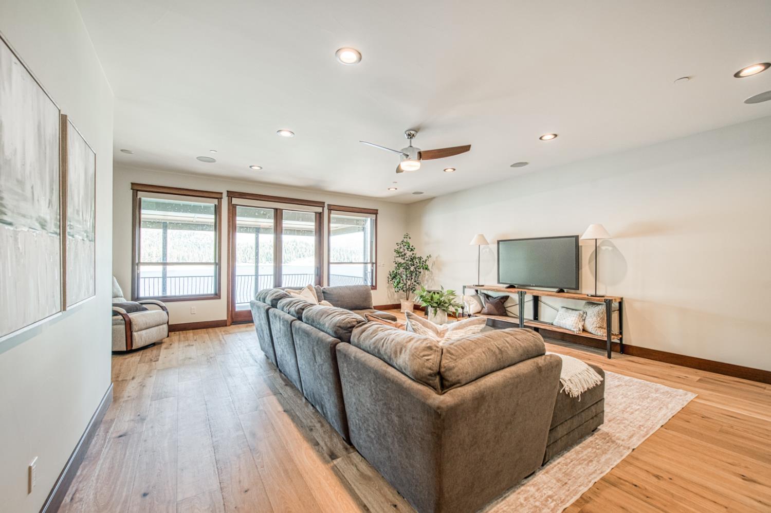 44687 Lakeview, Shaver Lake, CA 93664