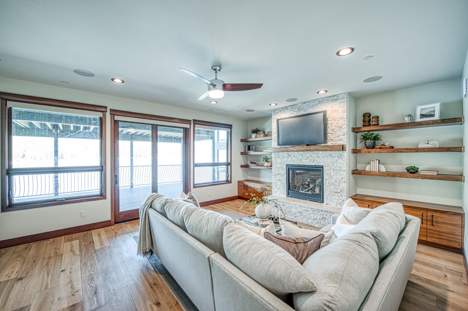 44687 Lakeview, Shaver Lake, CA 93664