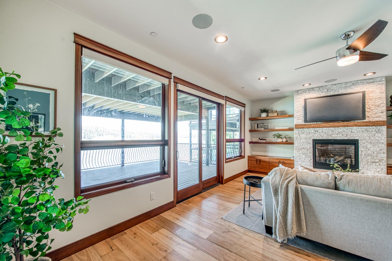 44687 Lakeview, Shaver Lake, CA 93664