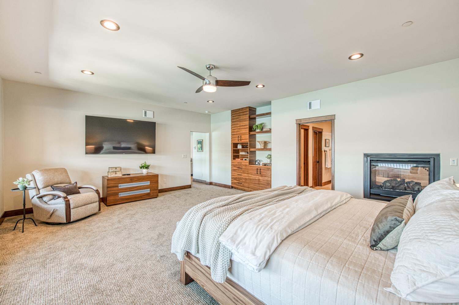 44687 Lakeview, Shaver Lake, CA 93664