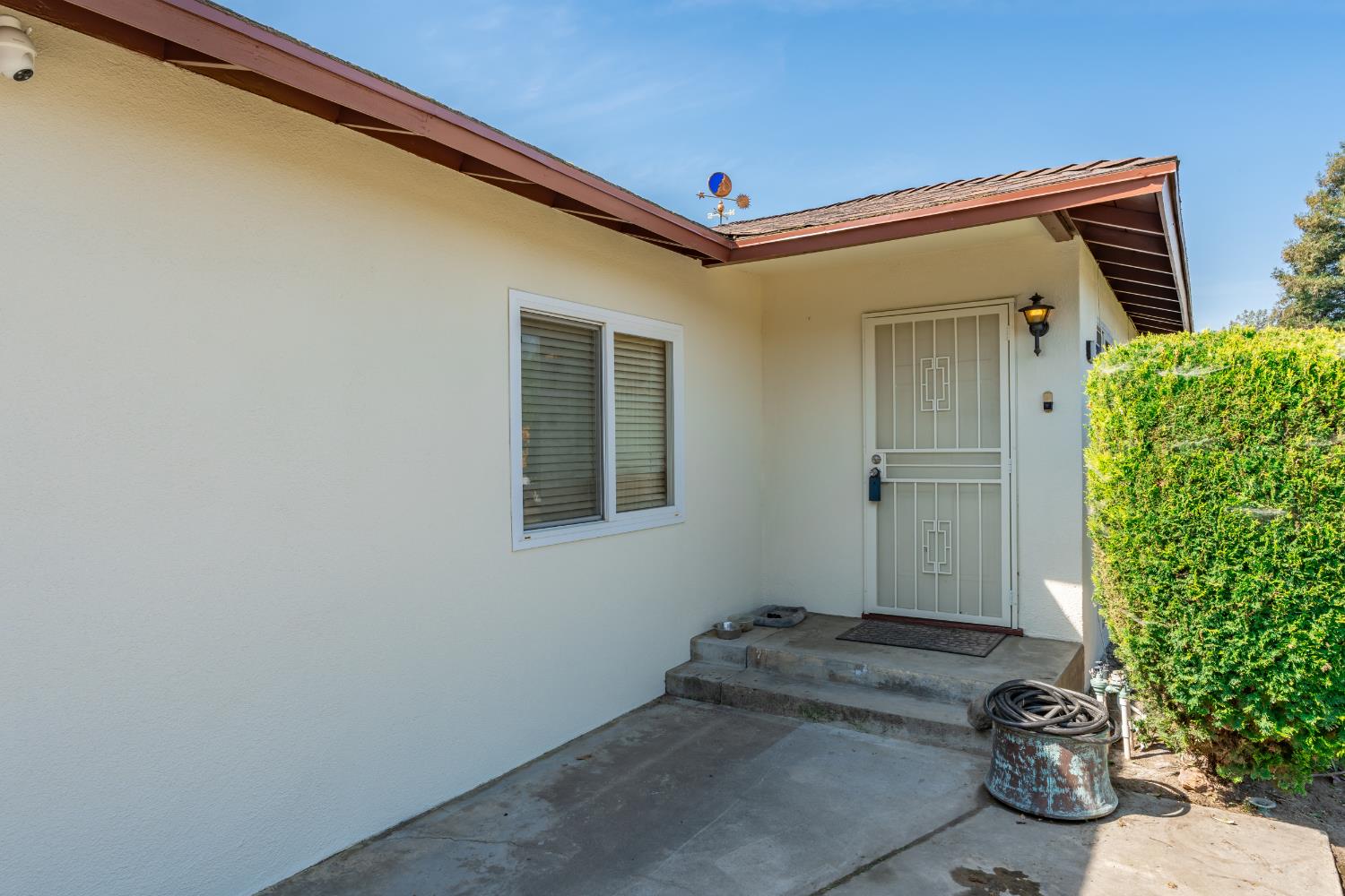 5582 E Swift Ave, Fresno, CA 93727