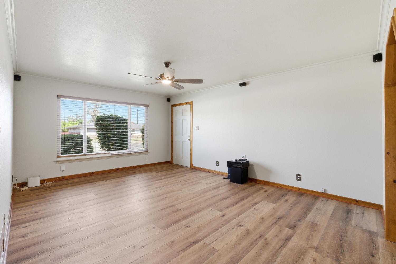 5582 E Swift Ave, Fresno, CA 93727