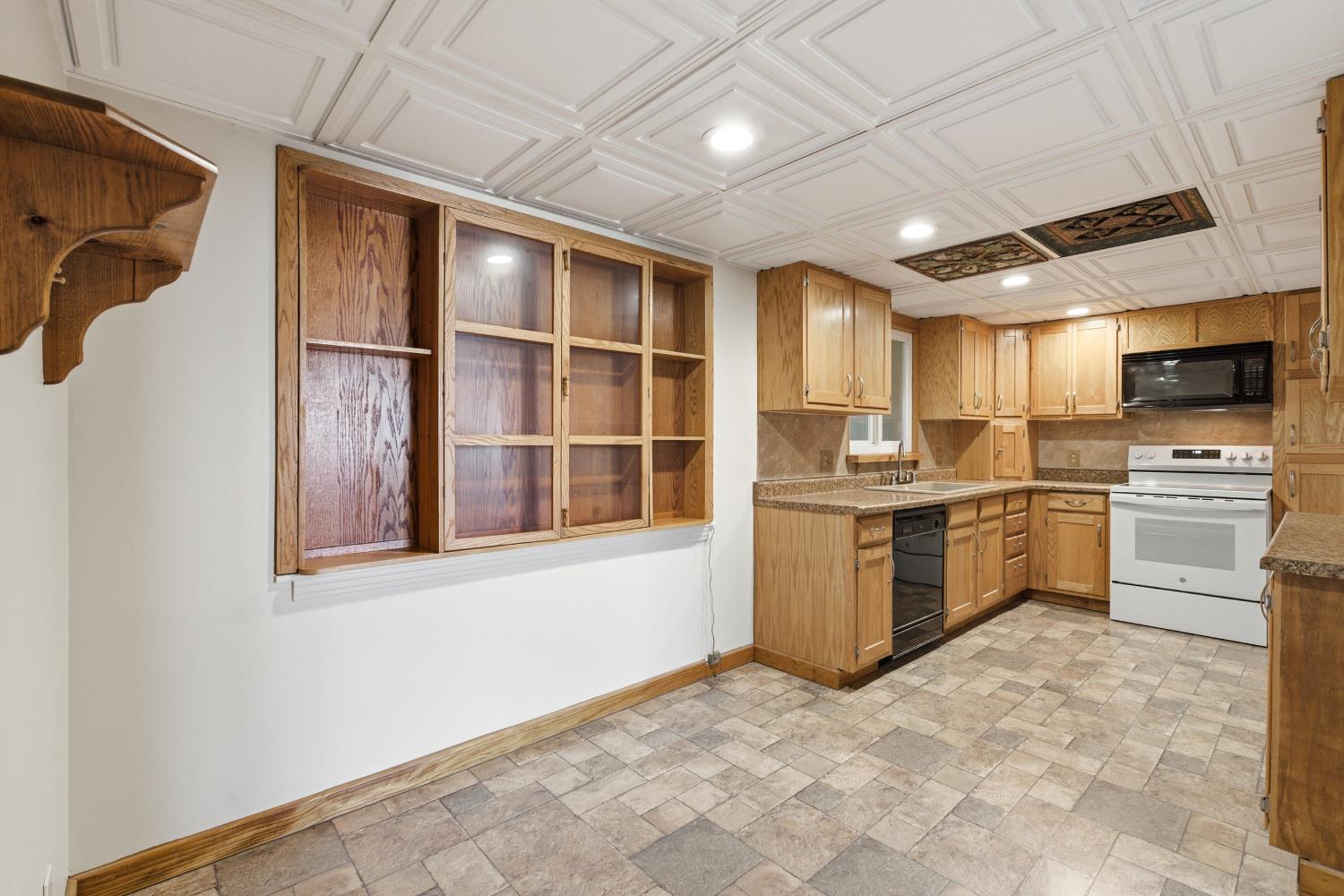 5582 E Swift Ave, Fresno, CA 93727