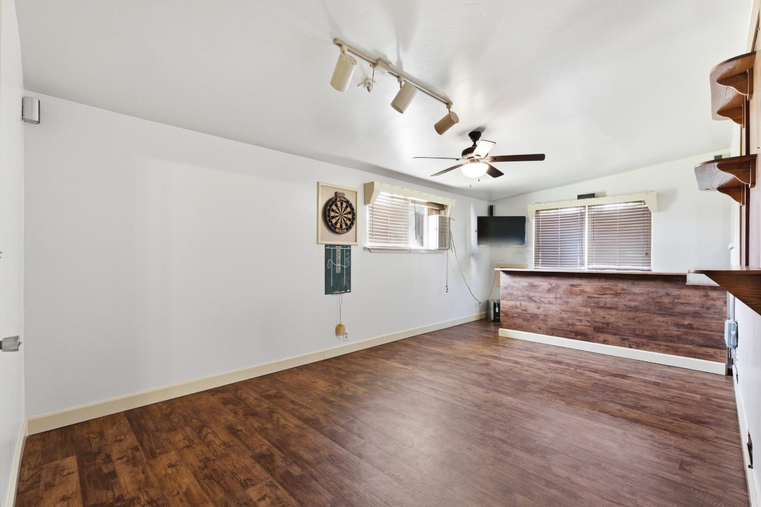 5582 E Swift Ave, Fresno, CA 93727