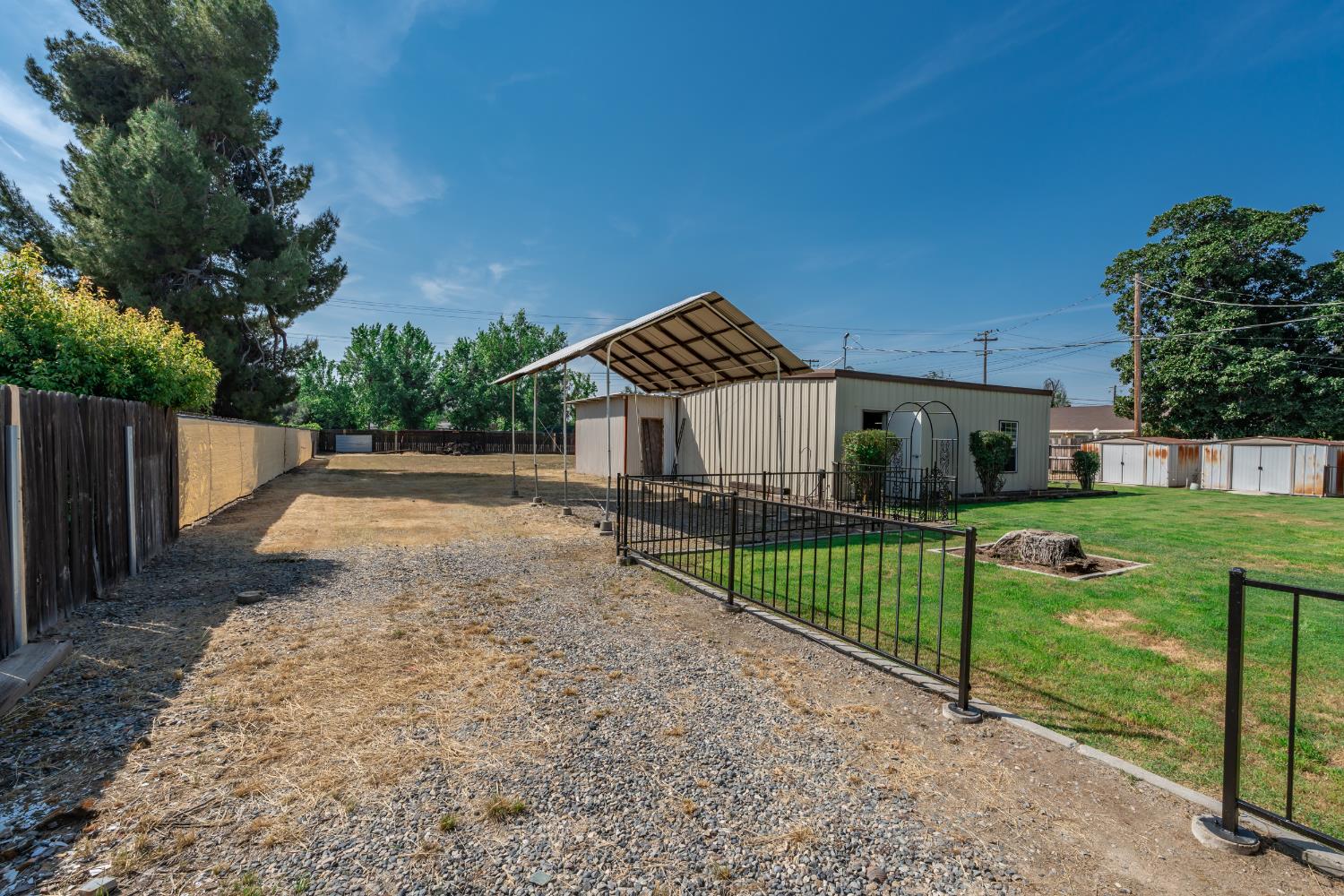5582 E Swift Ave, Fresno, CA 93727