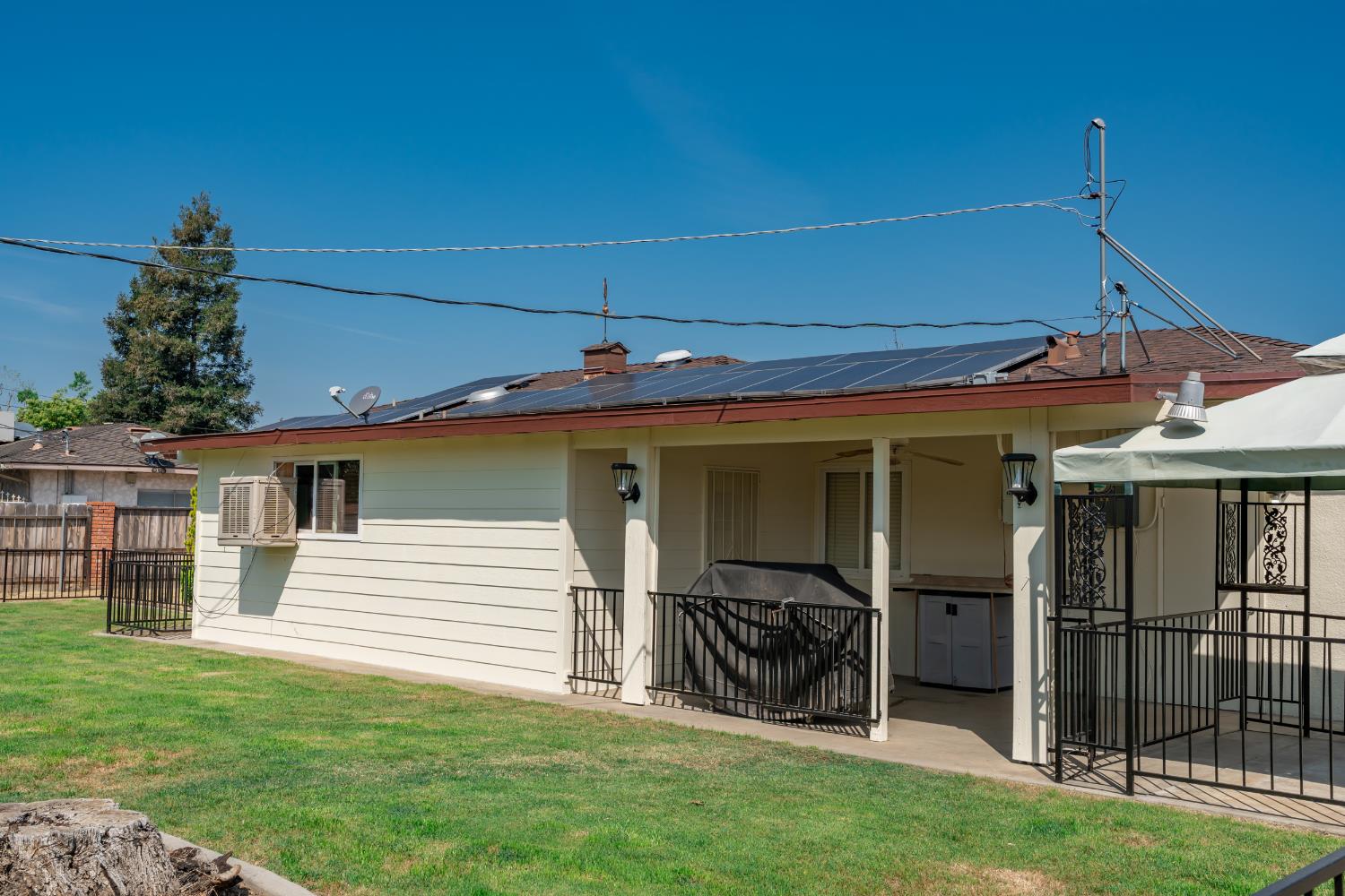 5582 E Swift Ave, Fresno, CA 93727