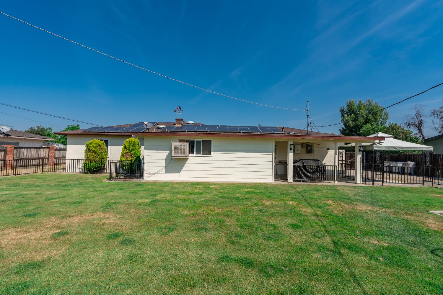 5582 E Swift Ave, Fresno, CA 93727