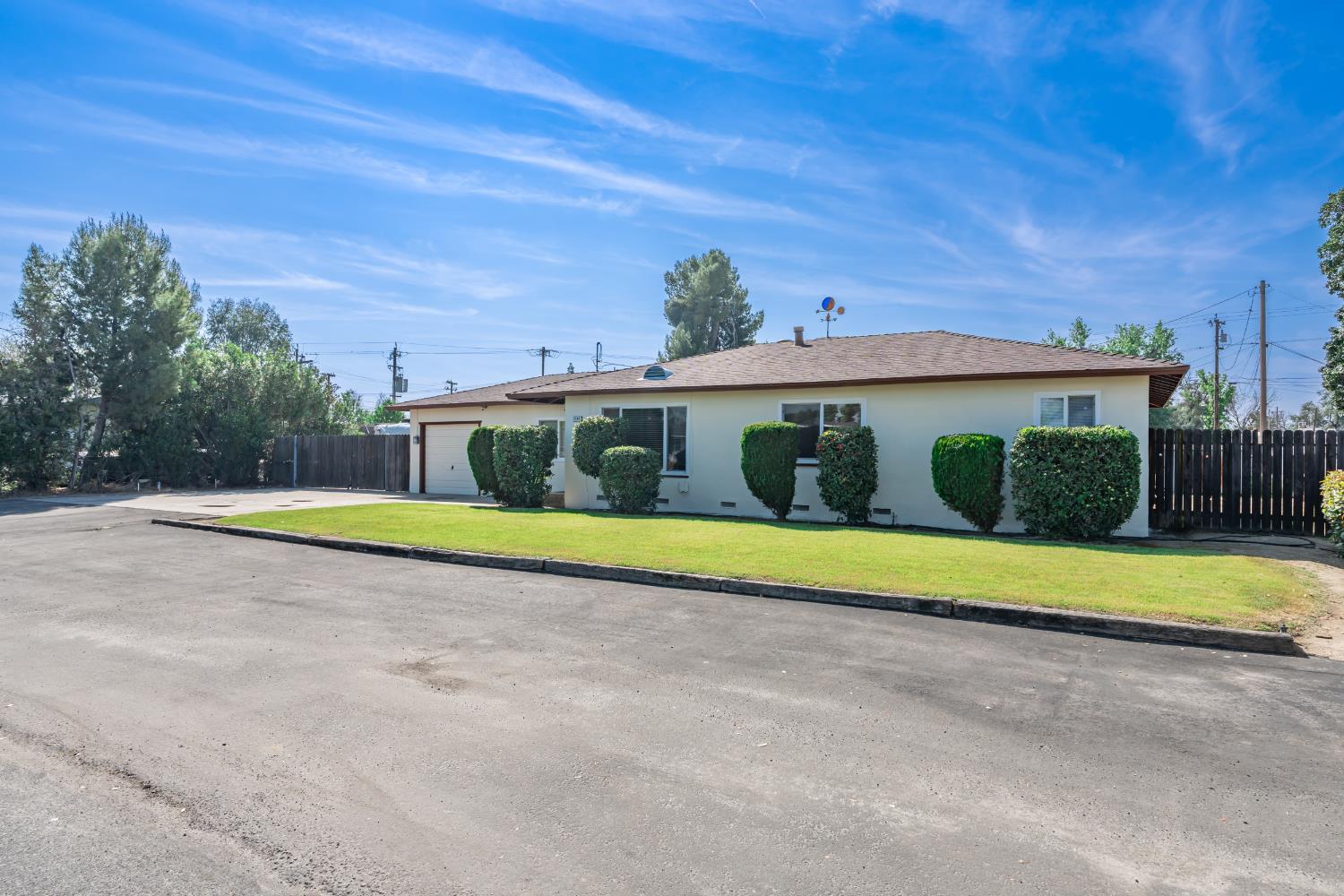 5582 E Swift Ave, Fresno, CA 93727