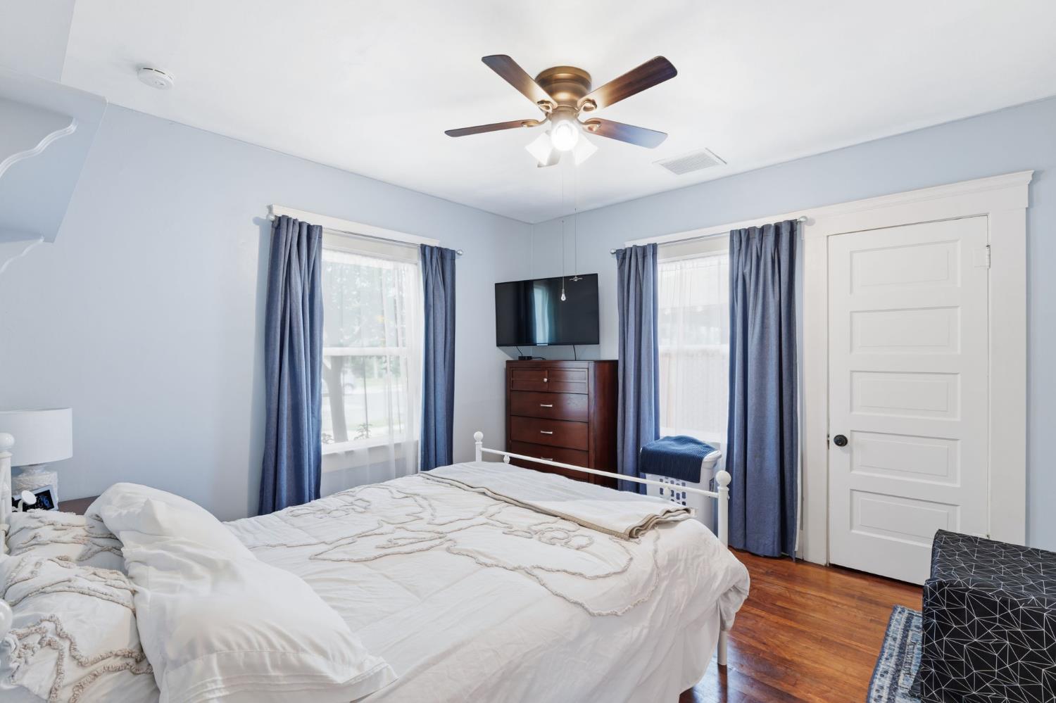 1494 N Wilson Ave, Fresno, CA 93728