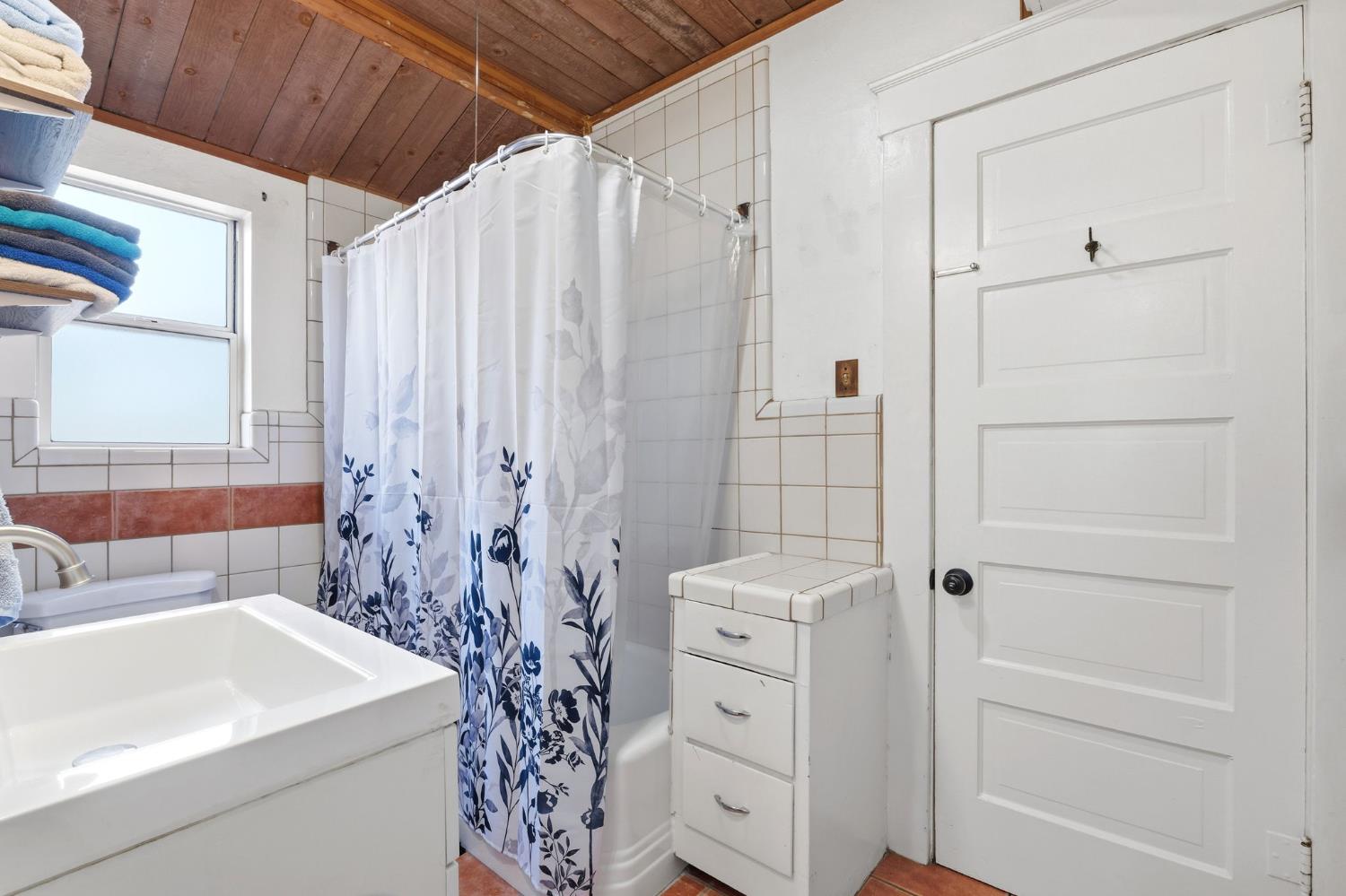 1494 N Wilson Ave, Fresno, CA 93728