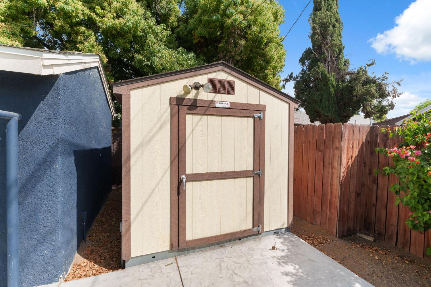 1494 N Wilson Ave, Fresno, CA 93728