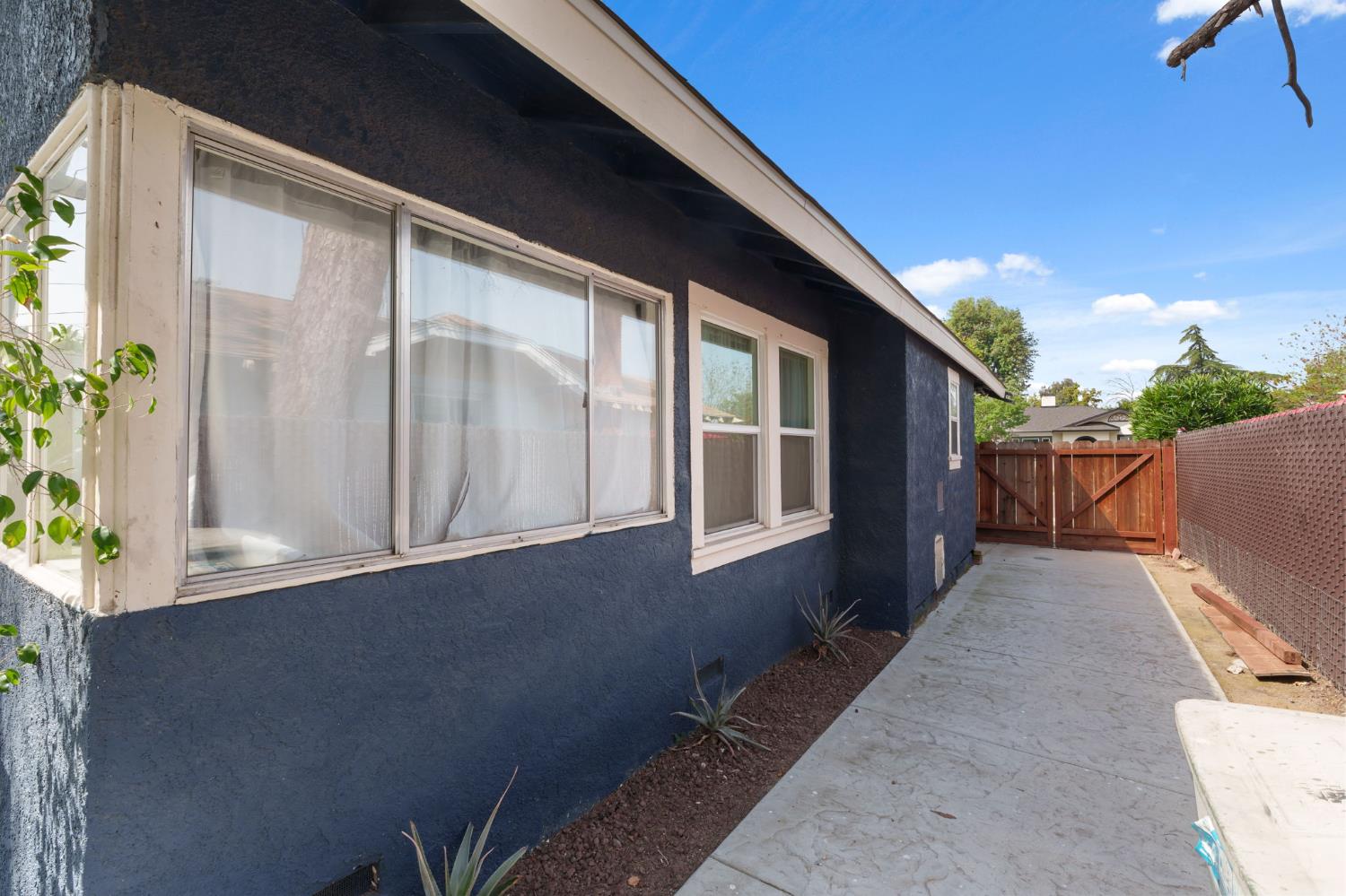 1494 N Wilson Ave, Fresno, CA 93728