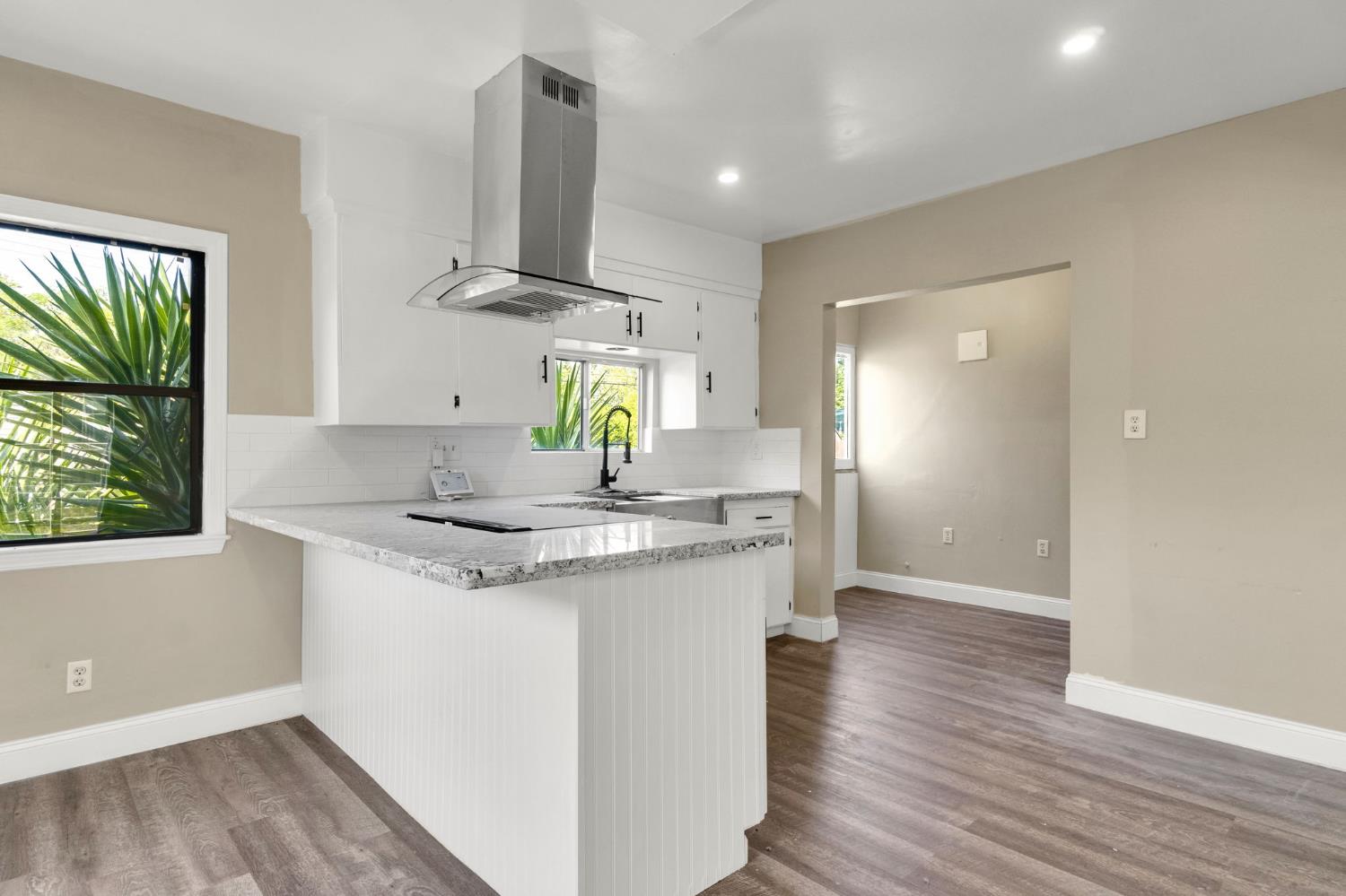 963 N Arthur Ave, Fresno, CA 93728