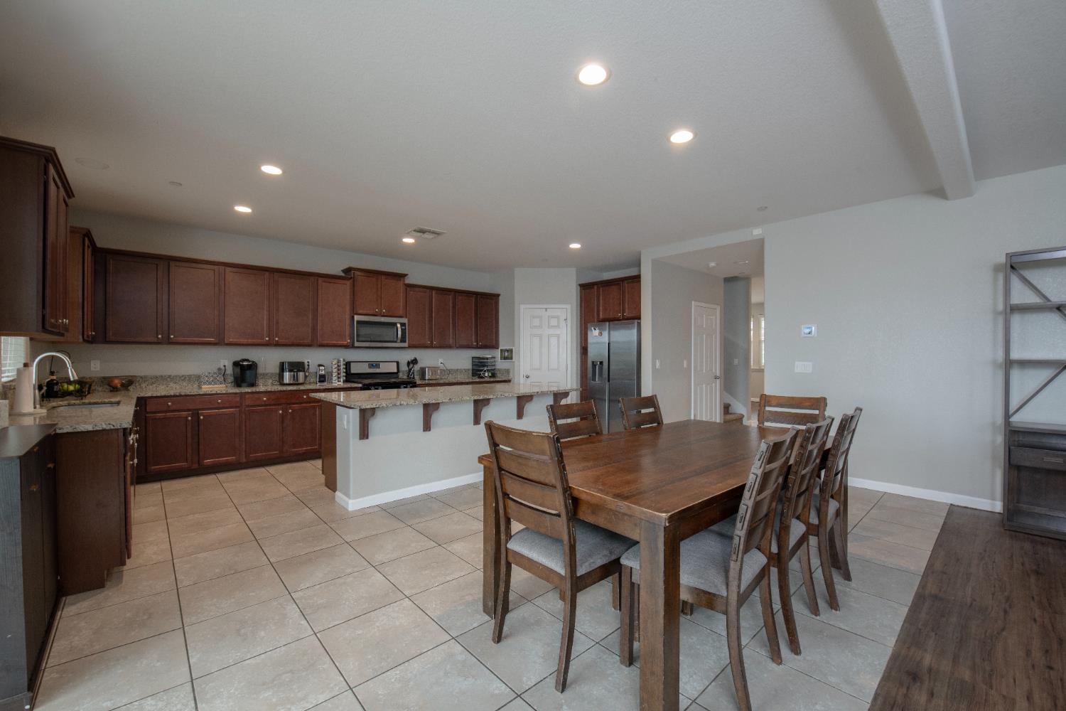 7407 E Vassar Ave, Fresno, CA 93737