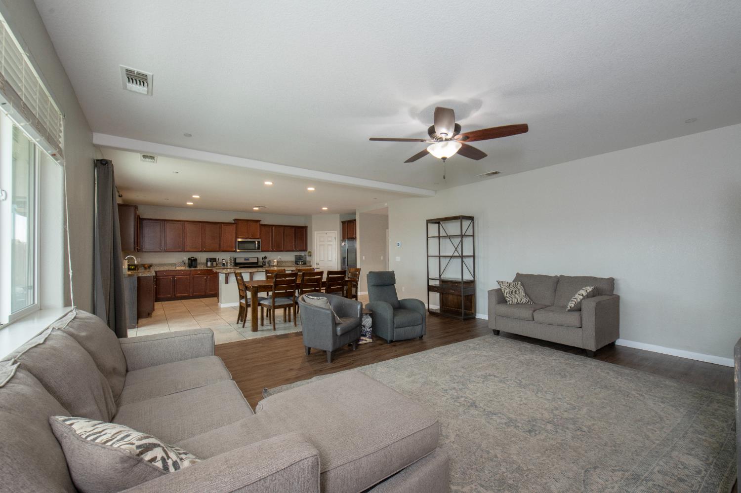 7407 E Vassar Ave, Fresno, CA 93737