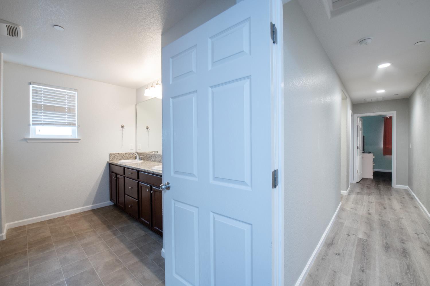 7407 E Vassar Ave, Fresno, CA 93737