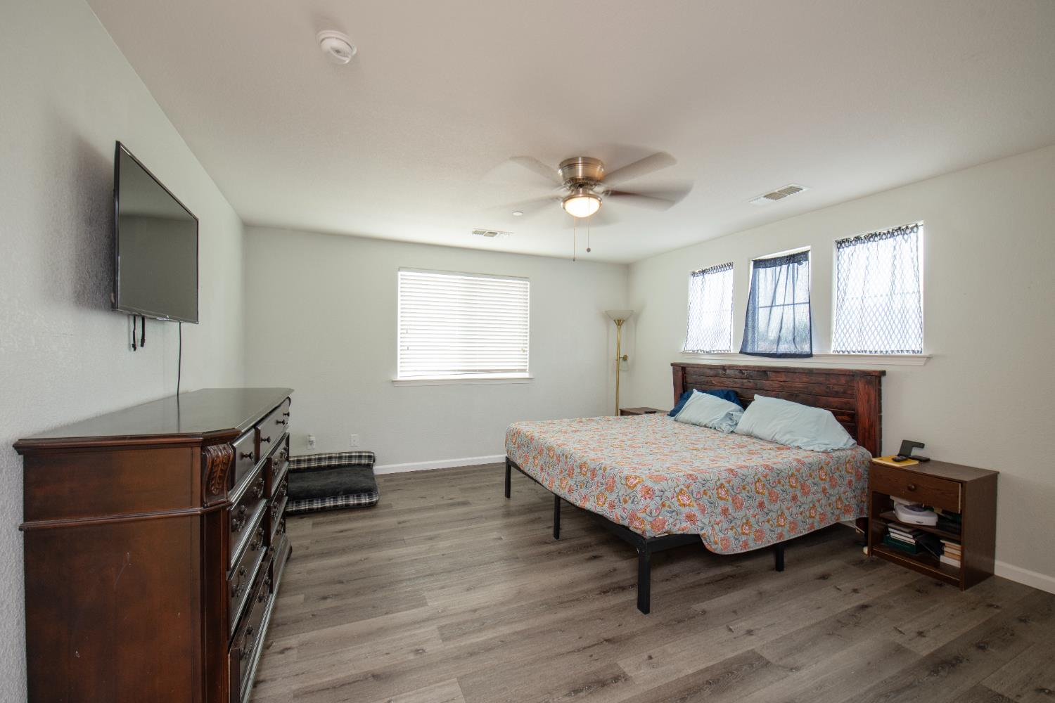 7407 E Vassar Ave, Fresno, CA 93737