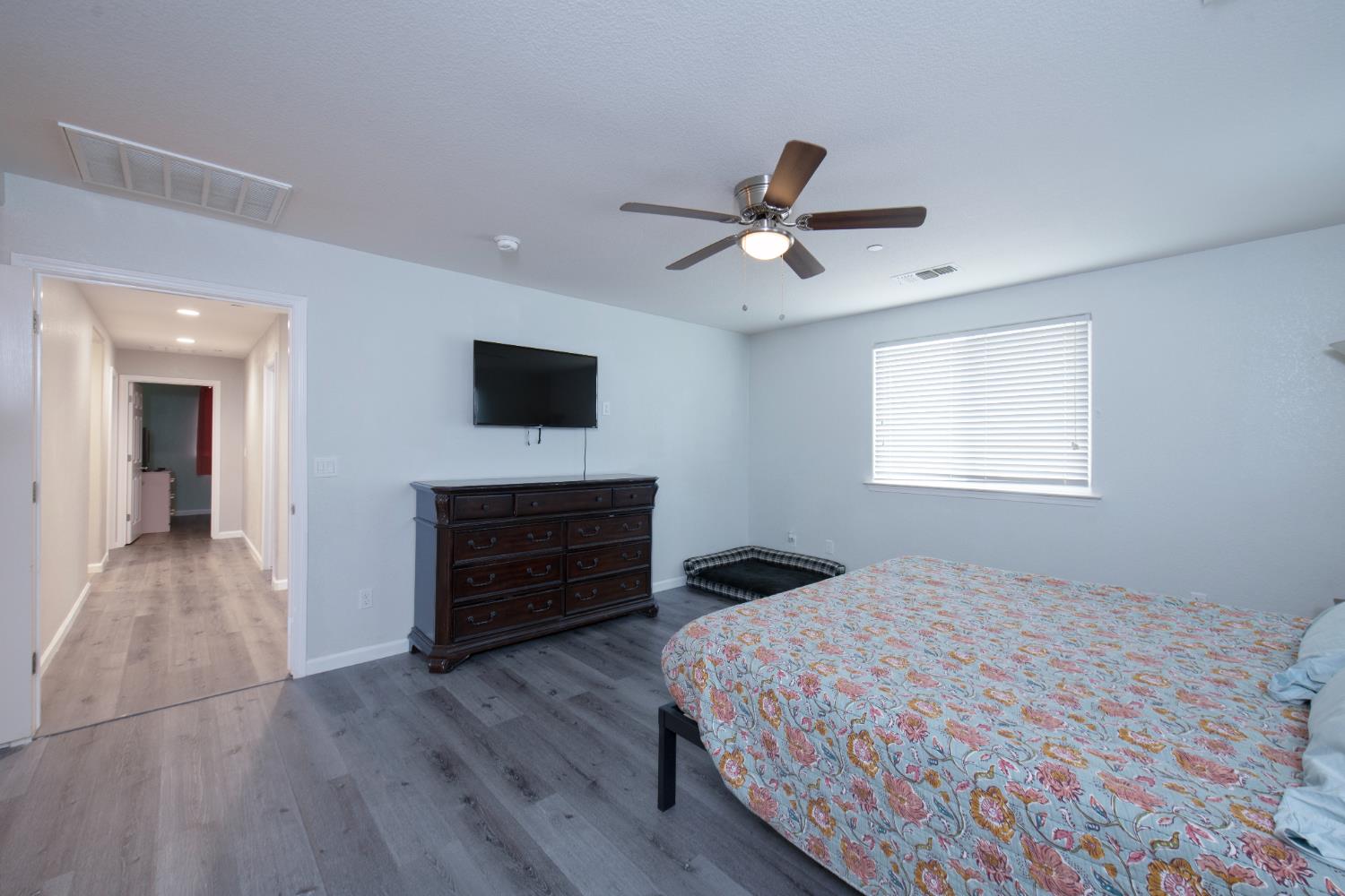 7407 E Vassar Ave, Fresno, CA 93737