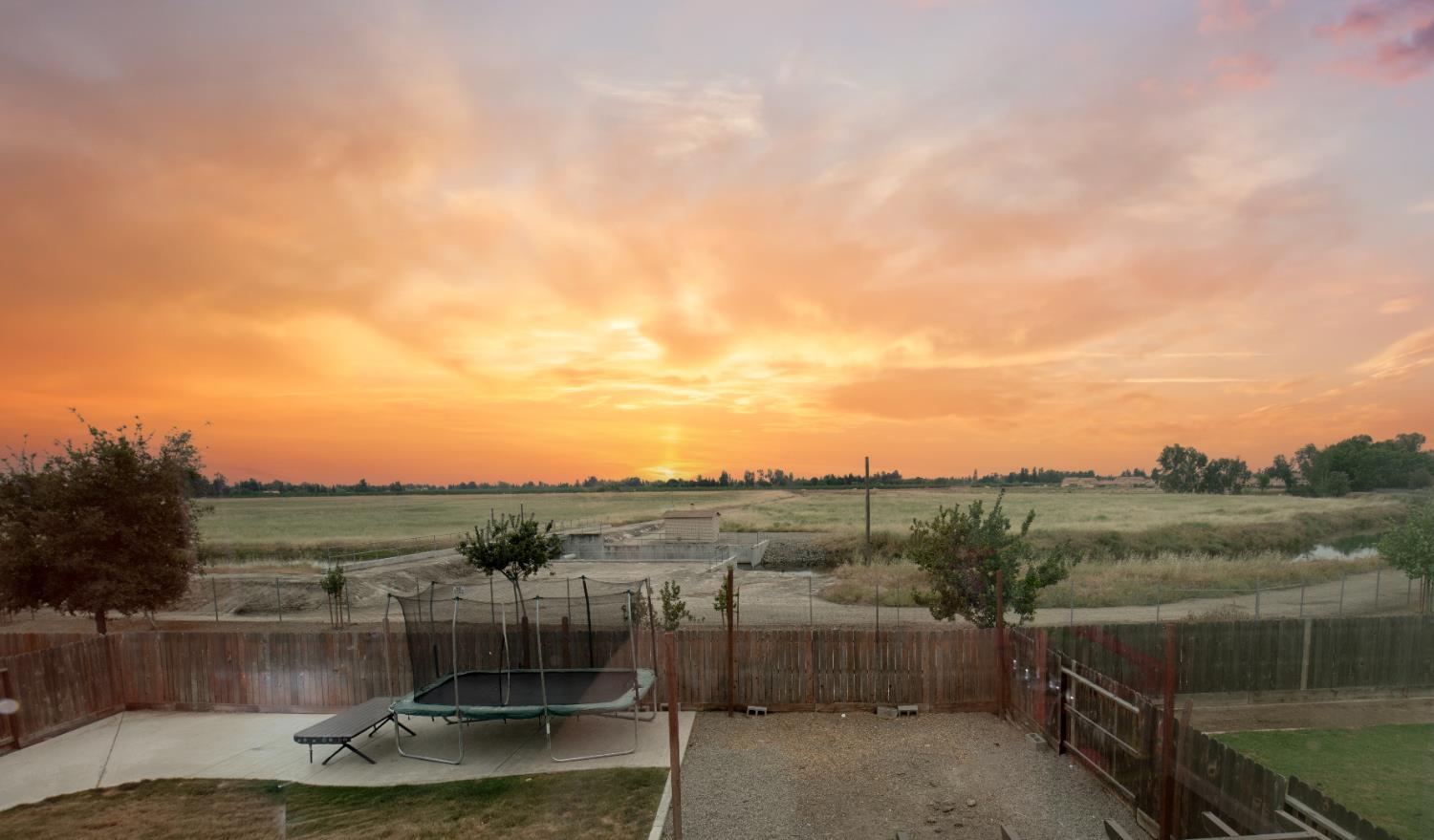 7407 E Vassar Ave, Fresno, CA 93737